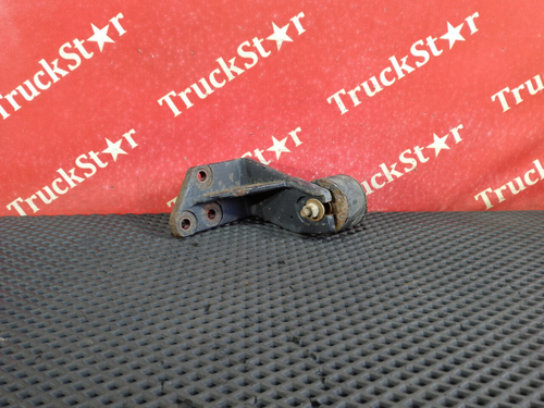 Кронштейн траверсы кпп правый 2018г