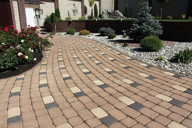 Отличительные особенности укладки брусчатки