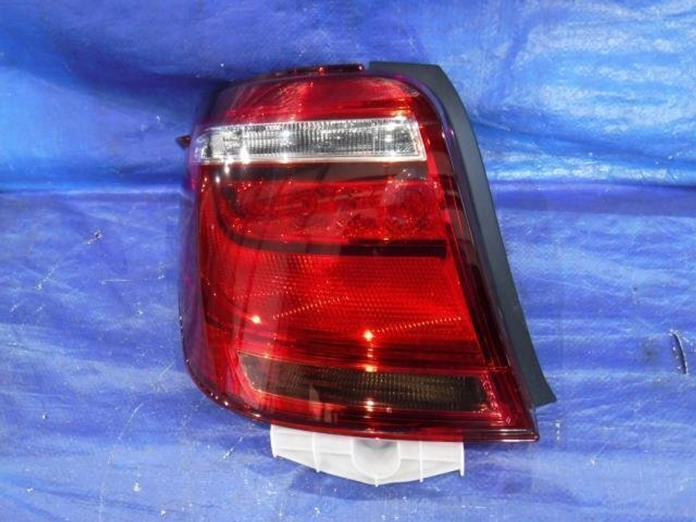 стоп левый Toyota Corolla Axio NRE161 12-598