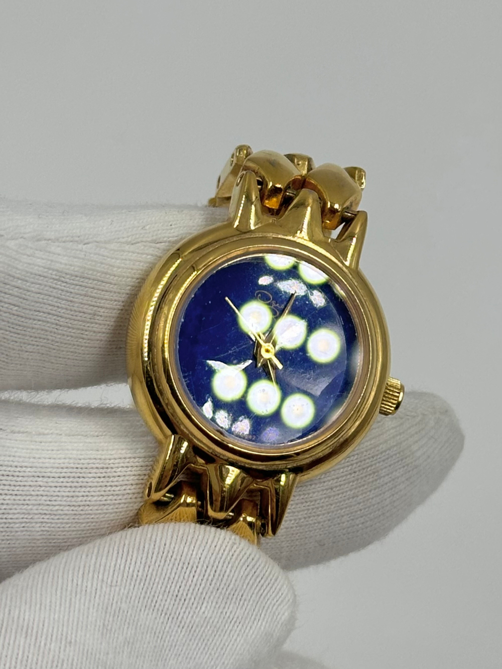 Часы Oscar de la Renta