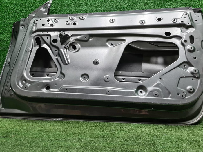 Дверь правая Mercedes E C238 (2016-2023)