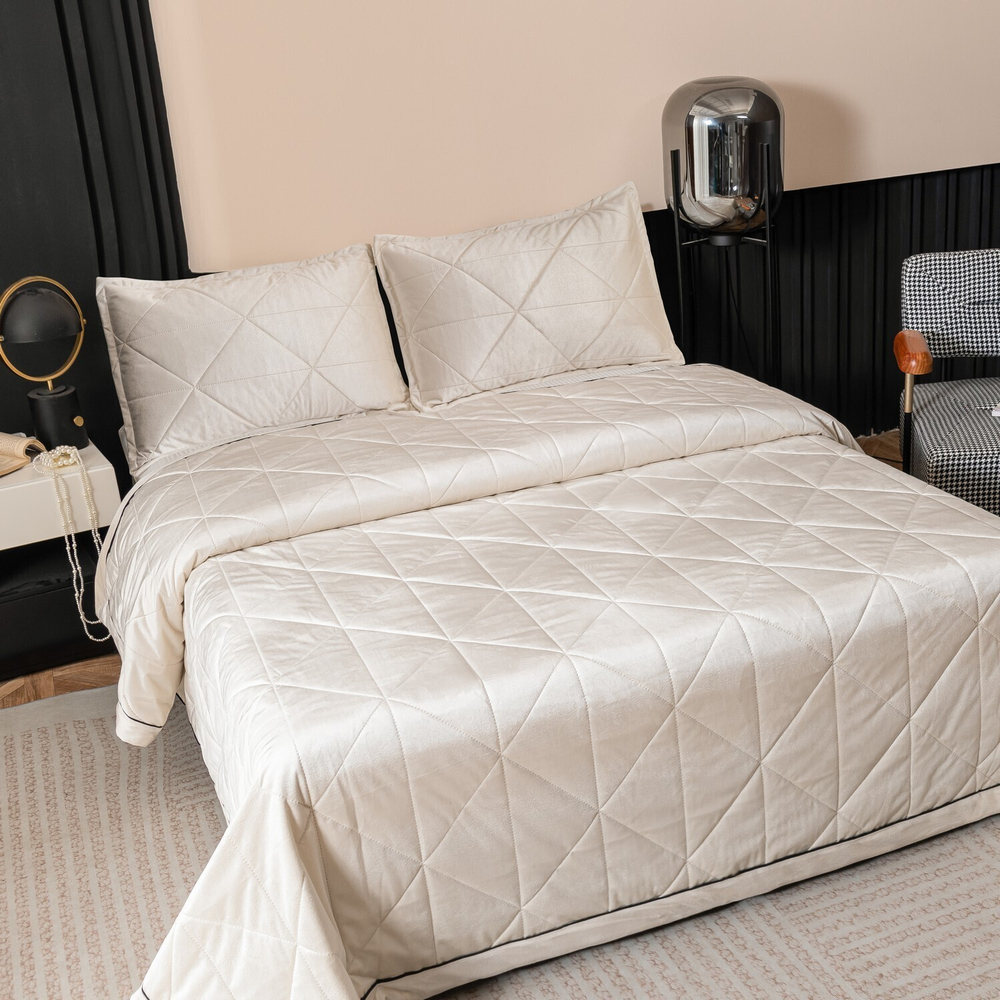 Велюровое покрывало в клетку с наволочками OVL033