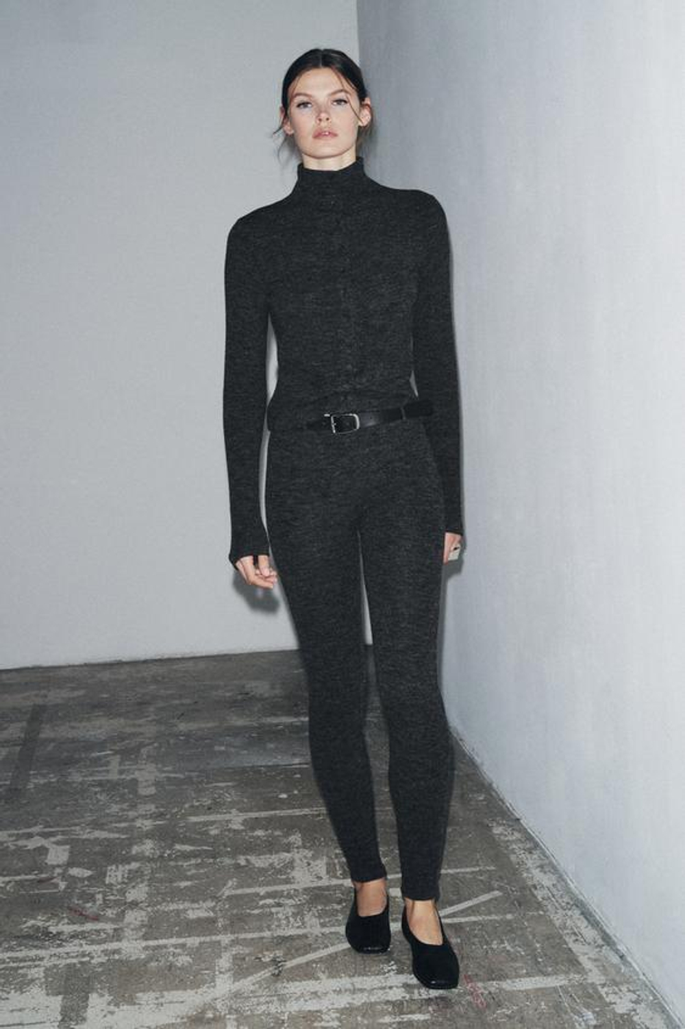 ZARA МЯГКИЕ ЛЕГИНСЫ С ПОЯСОМ, АНТРАЦИТОВО-СЕРЫЙ