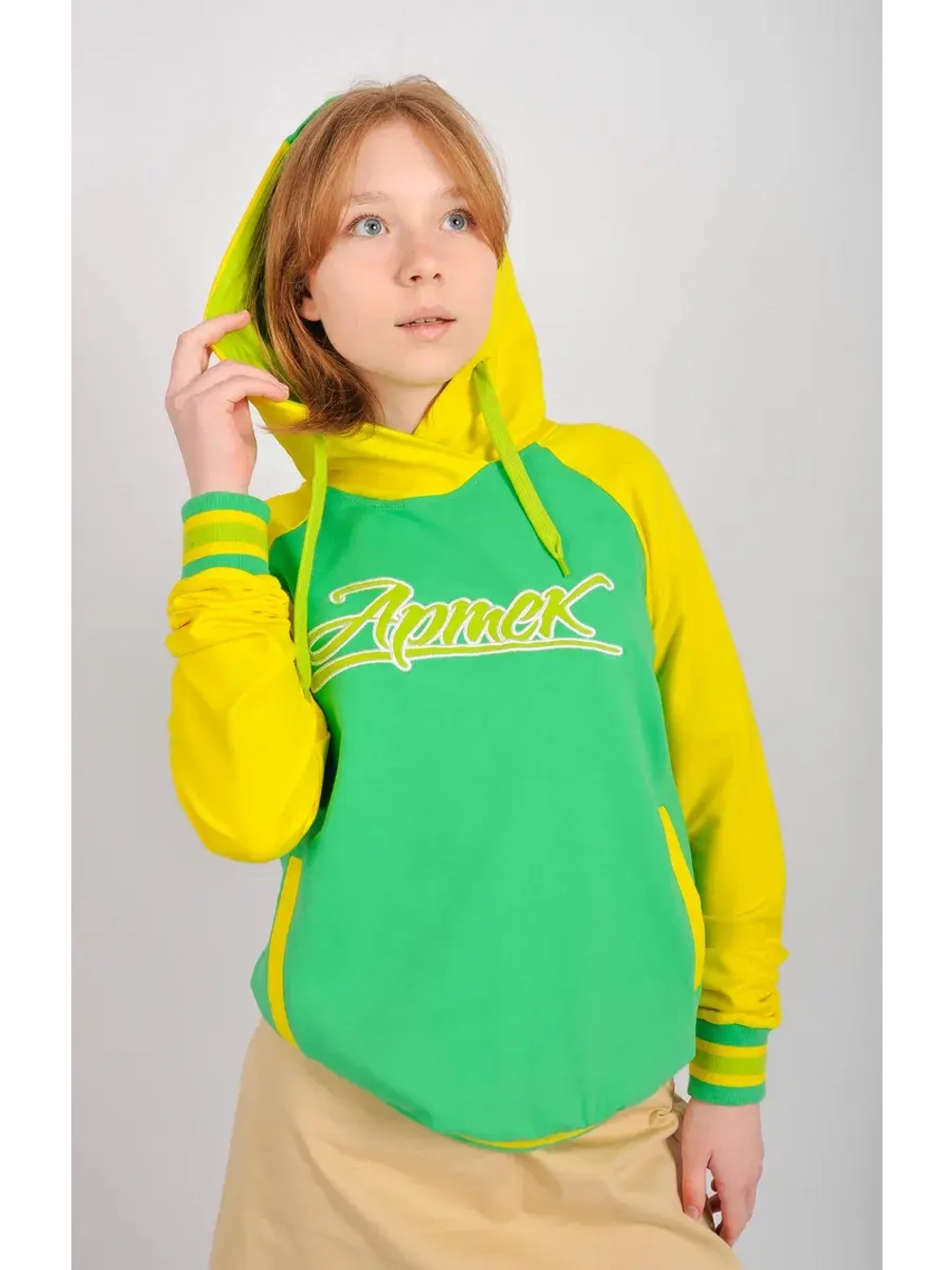 Толстовка с капюшоном