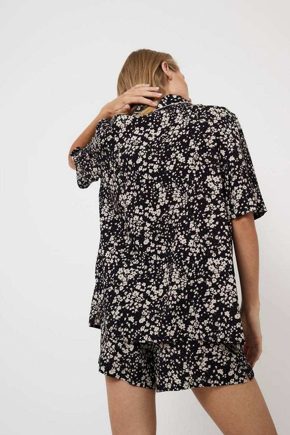 ELAINA Пижама женская с шортами