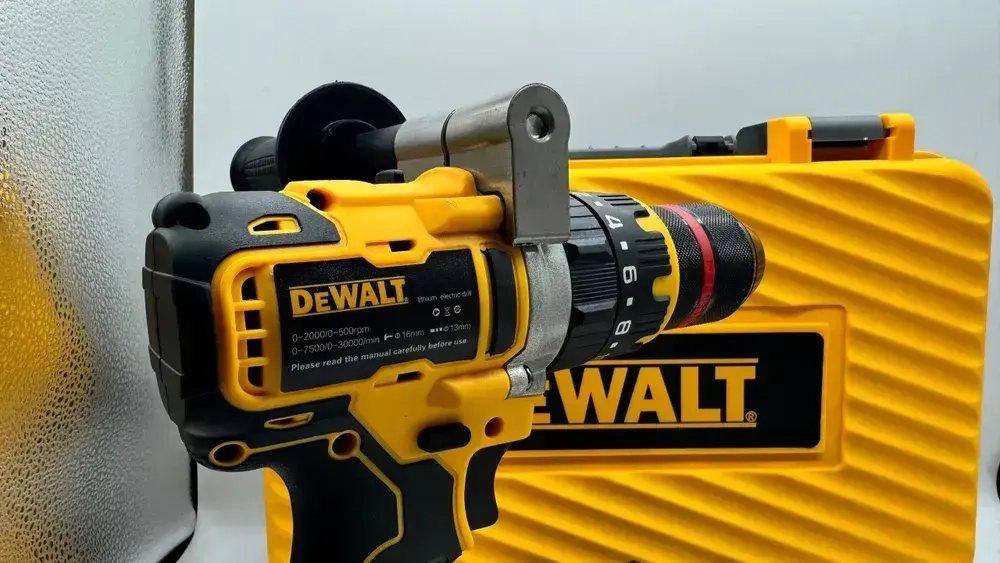 Шуруповерт ледобур бесщеточный Dewalt 21В + 2 АКБ + Кейс