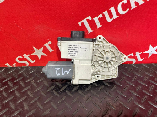 Моторчик стеклоподъемника левый 2017г.