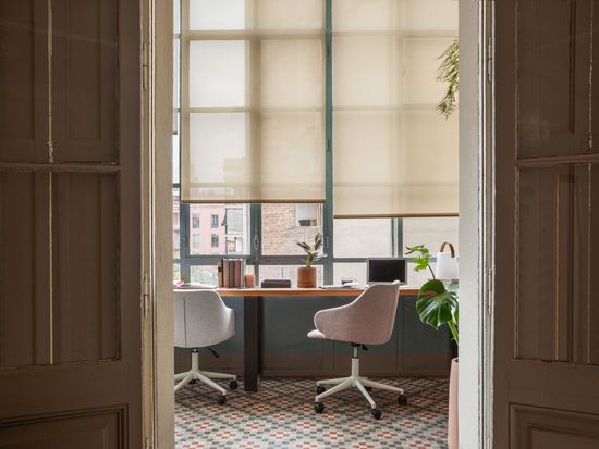 Офисное кресло Einara розовое