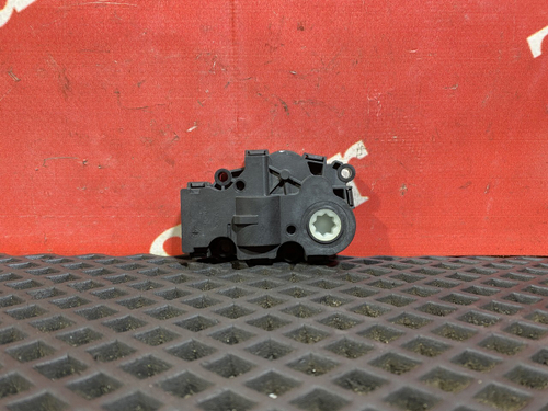 Моторчик заслонки отопителя 2019г