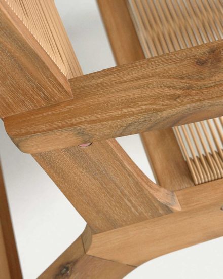 Кресло Geralda из дерева акации с натуральной отделкой La Forma Испания 