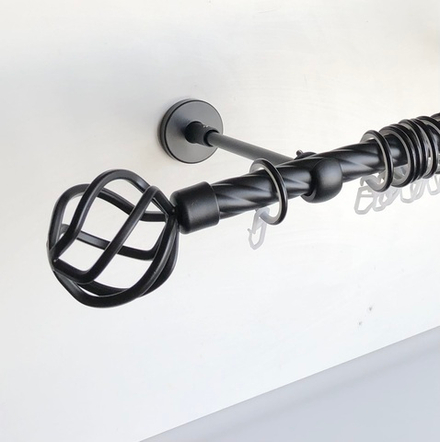 Карниз кованый витой для штор Глобо d20 однорядный, цвет черный матовый