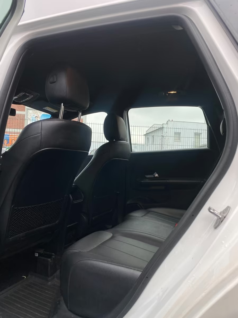 Mercedes-Benz B 180