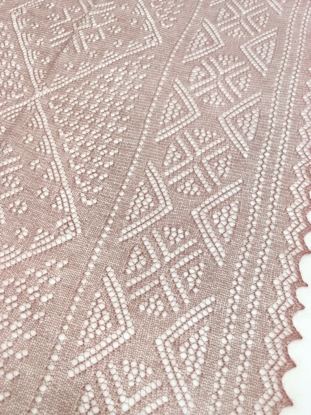 Оренбургский пуховый палантин А16070-06 магнолия