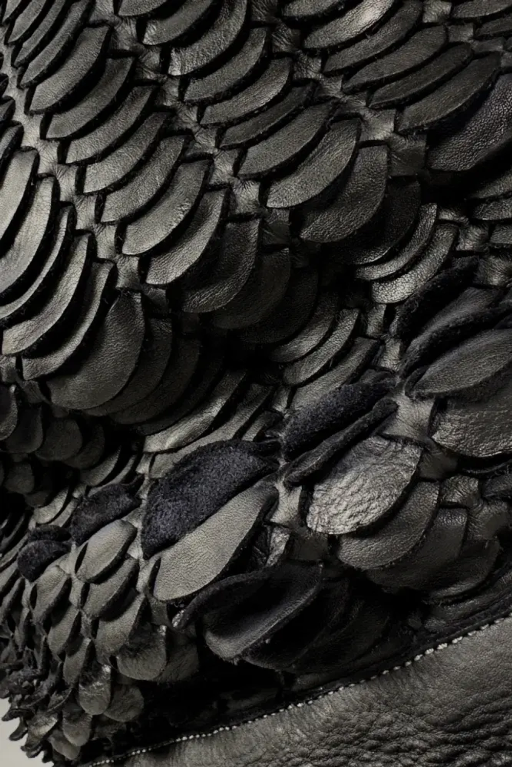 Женская большая плетеная сумка черного цвета