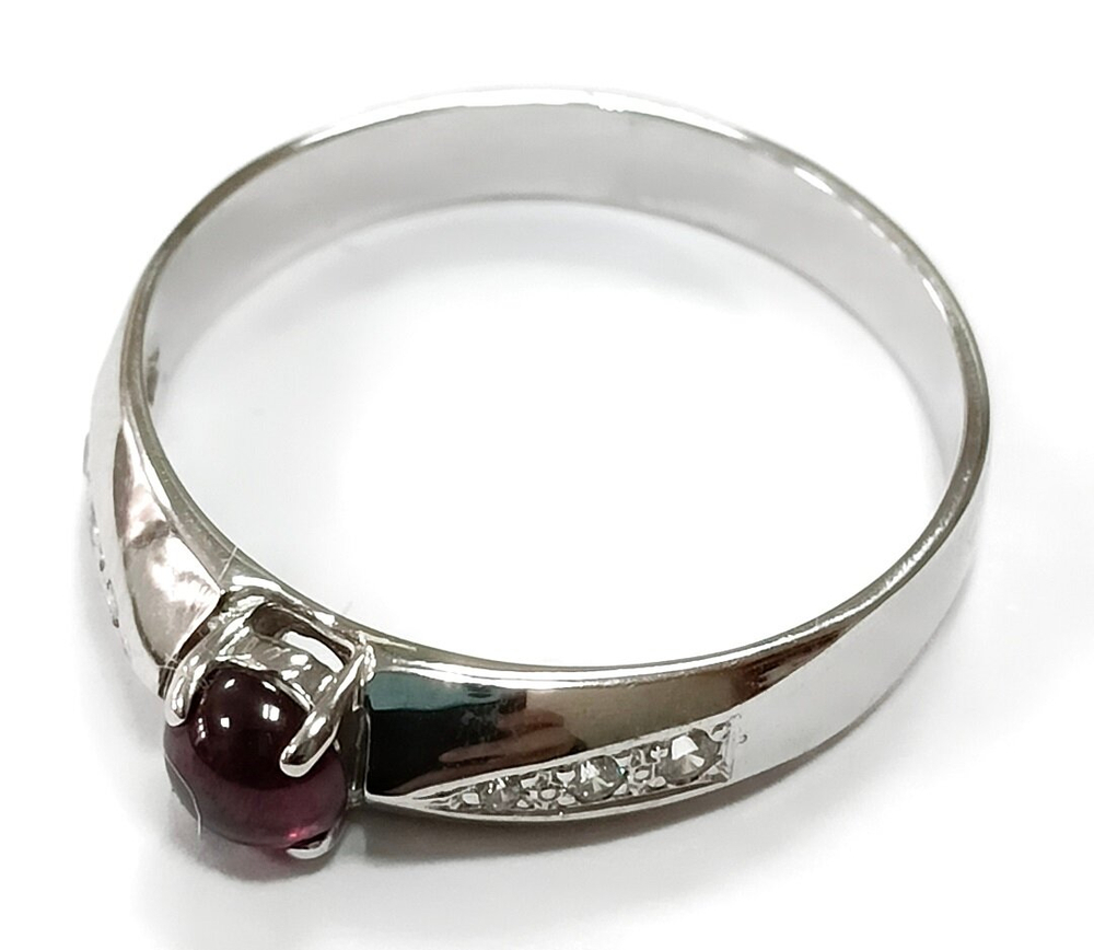 Кольцо ювелирное из серебра 925 пробы,вставка гранат,фианиты,размер 21.5