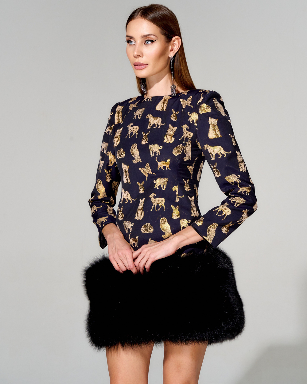 Платье длины мини с меховой отделкой