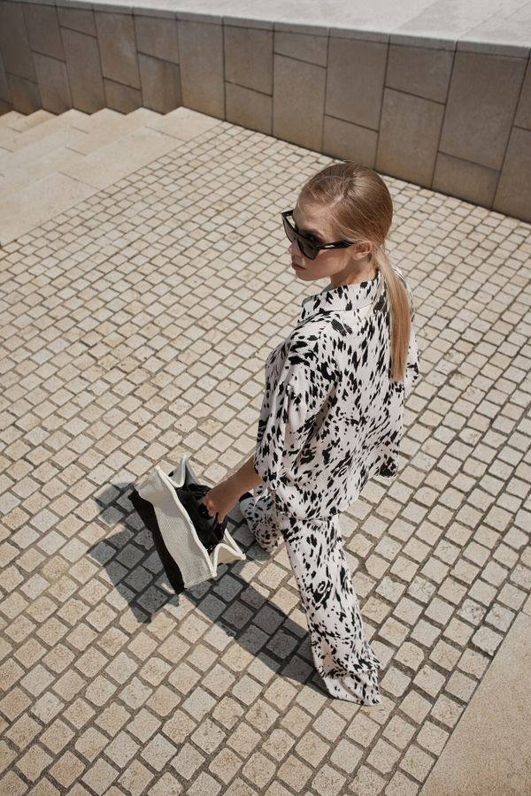 БРЮКИ КЛАССИКА ЦВЕТ БЕЖЕВЫЙ, ПРИНТ - РЫСЬ