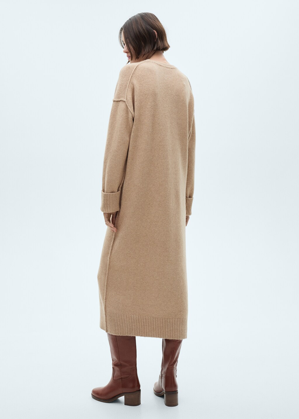 Вязаное платье с краями в рубчик