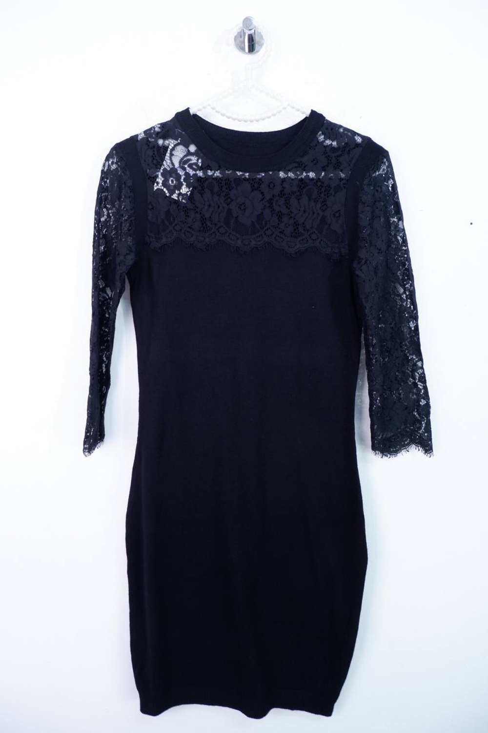 Платье с кружевными рукавами, визуально 40/42 размер