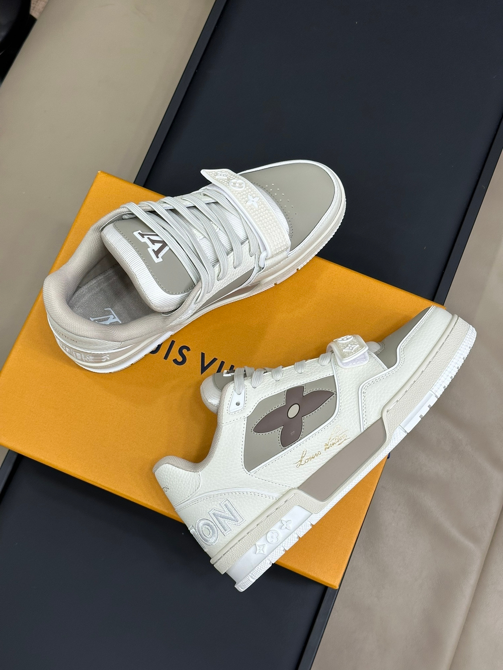 Louis Vuitton Trainer (2 colors)