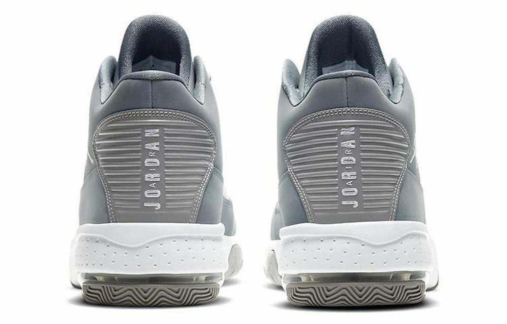Кроссовки Jordan Max Aura 2
