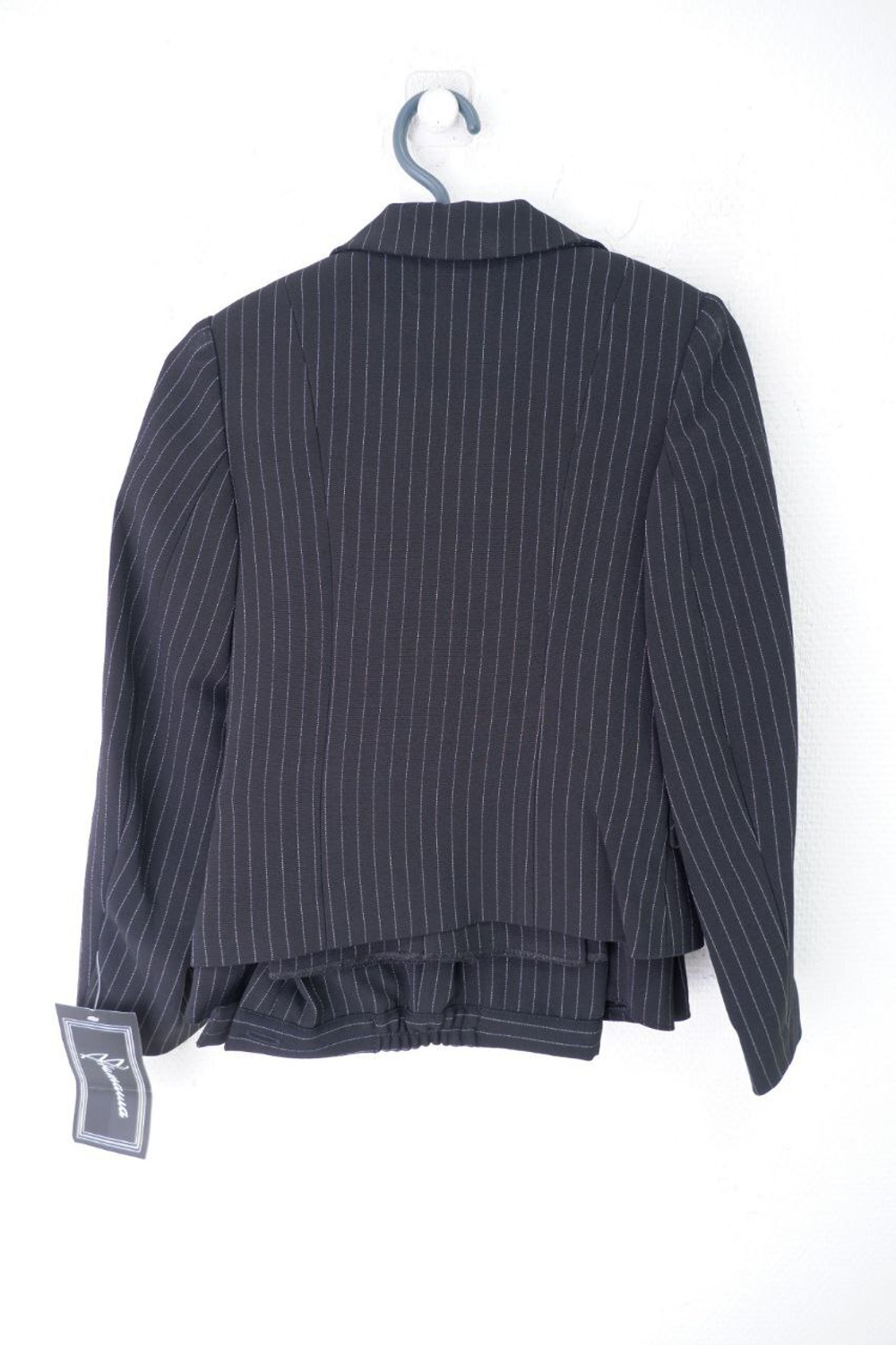 Школьная форма Наташа классическая 4 предмета на 7 лет, новая