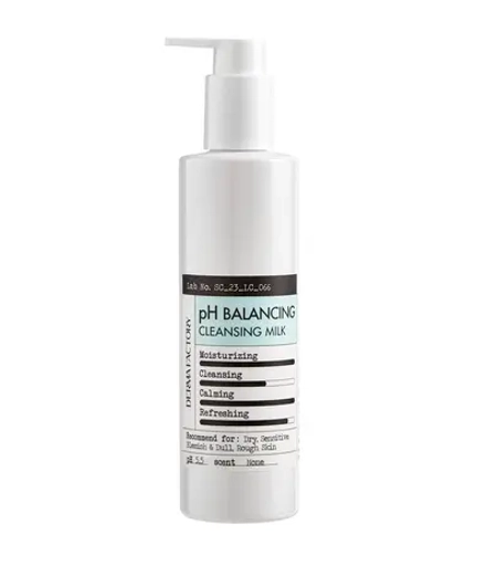 Балансирующее молочко для снятия макияжа с пантенолом Derma Factory PH Balancing Cleansing Milk 240 мл.