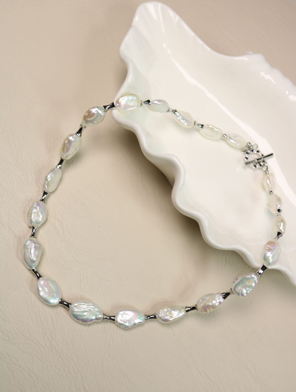 Чокер из барочного жемчуга "Перламутровая орбита"