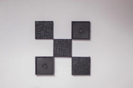 Квадратная база с текстурой брусчатки 25x25 мм — 100 шт.