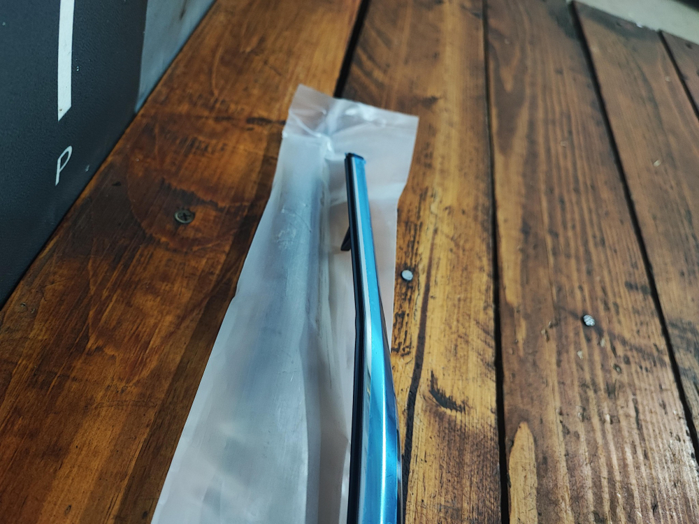 Молдинг стекла переднего правого Camry XV70 Новый Оригинал 7571033170