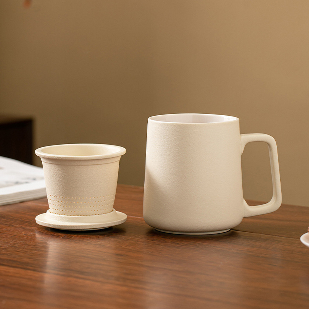 Керамическая чашка в чехле