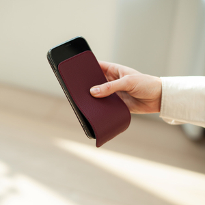 Чехол для iPhone 12 Pro Max из кожи теленка бордового цвета