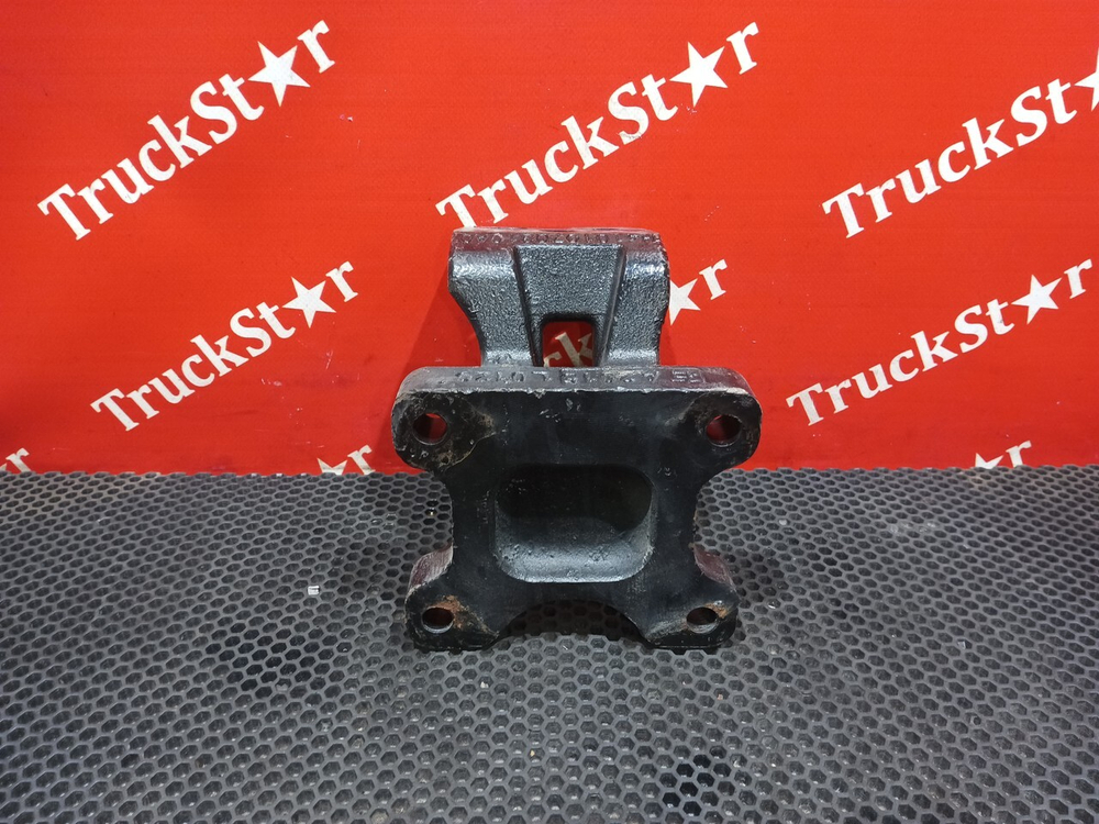 Кронштейн двигателя передний правый 2024г