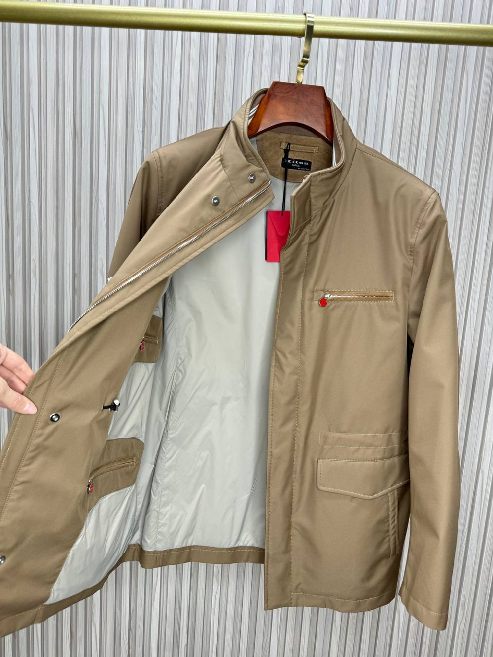 Ветровка Kiton