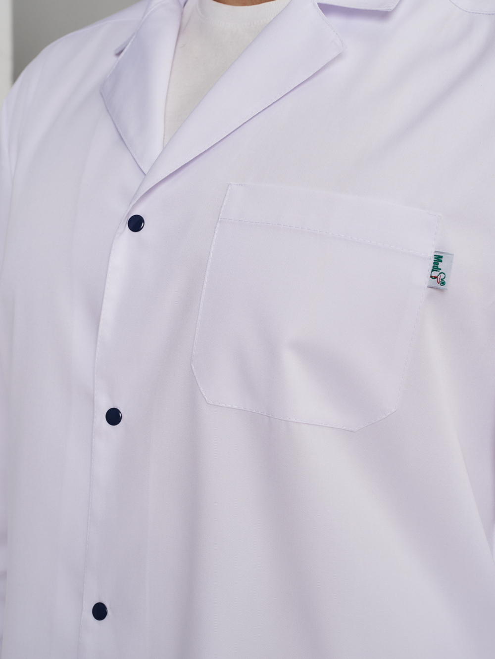 Халат медицинский мужской Х-207/2 с длинным рукавом MediS на кнопках