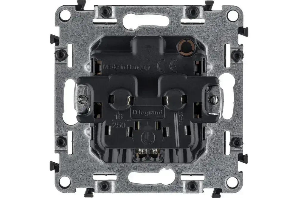 Розетка Legrand Valena Allure с лицевой панелью белая (автоматические клеммы) 753721