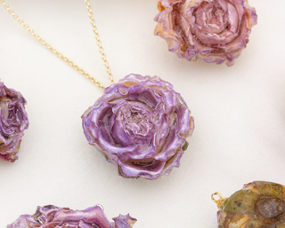 Подвеска "Роза" (светло-сиреневая)