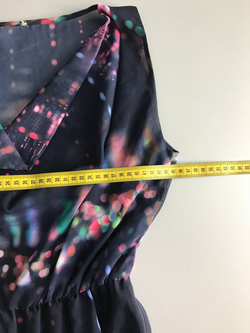 Платье прямого кроя, визуально на 44 размер