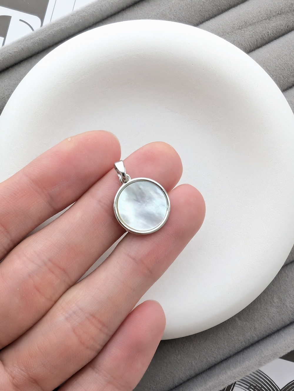 Подвеска круглая с перламутром 15мм