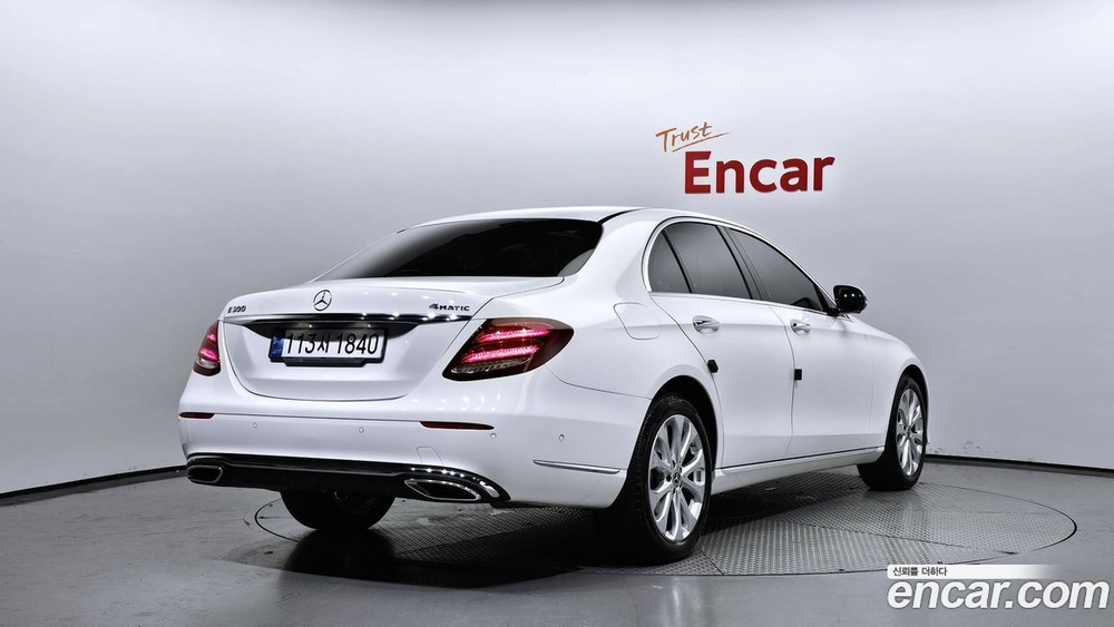 Mercedes-Benz E-Class W213 E300 4MATIC Exclusive (09.2020)