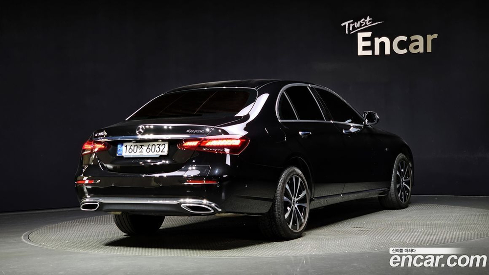 Mercedes-Benz E-Class W213 E300e 4MATIC Exclusive (01.2021)