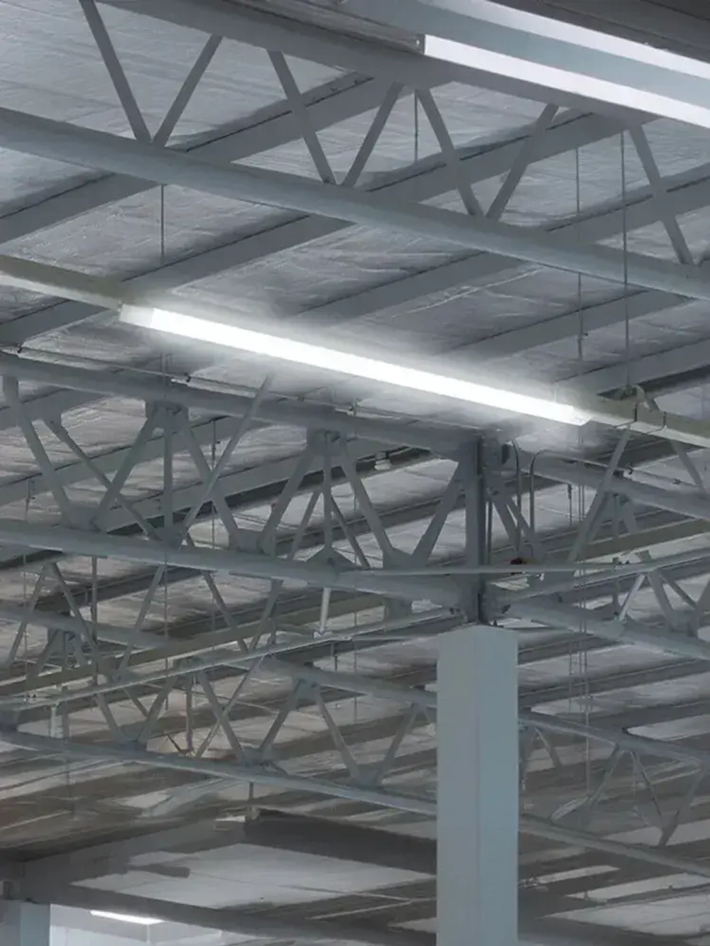 Светильник влагозащищенный линейный светодиодный уличный настенно -потолочный 1200мм 36W 4000К IP65 с EMS-фильтром