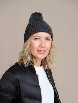 Шапка вязаная-резинка весенняя/осенняя КЭП(Черный меланж)