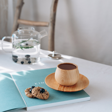 Деревянная текстурированная чайная пара (блюдце с чашкой) серии "Меренга" из сибирской сосны NC29