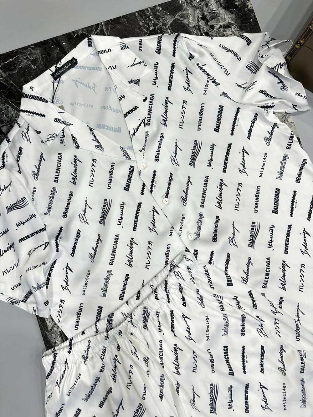 Костюм Balenciaga