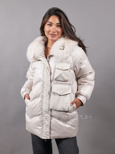 Пуховик женский цвета айвори с меховым воротником