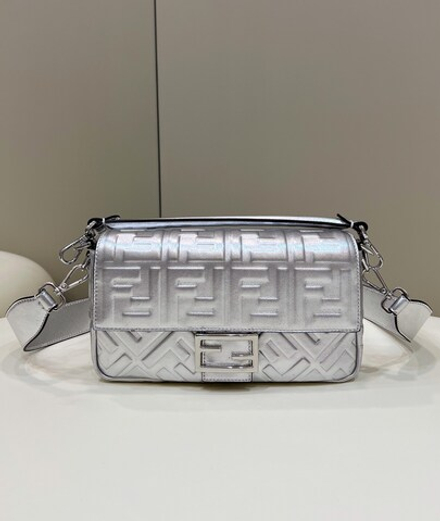 Fendi Baguette 27 cm
