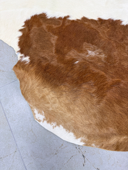 Коровья шкура на пол натуральная. 200 х 190 см