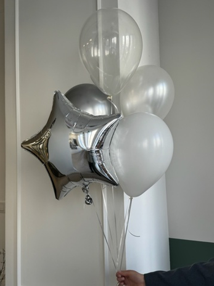 Фонтан из шаров с серебряной звездой