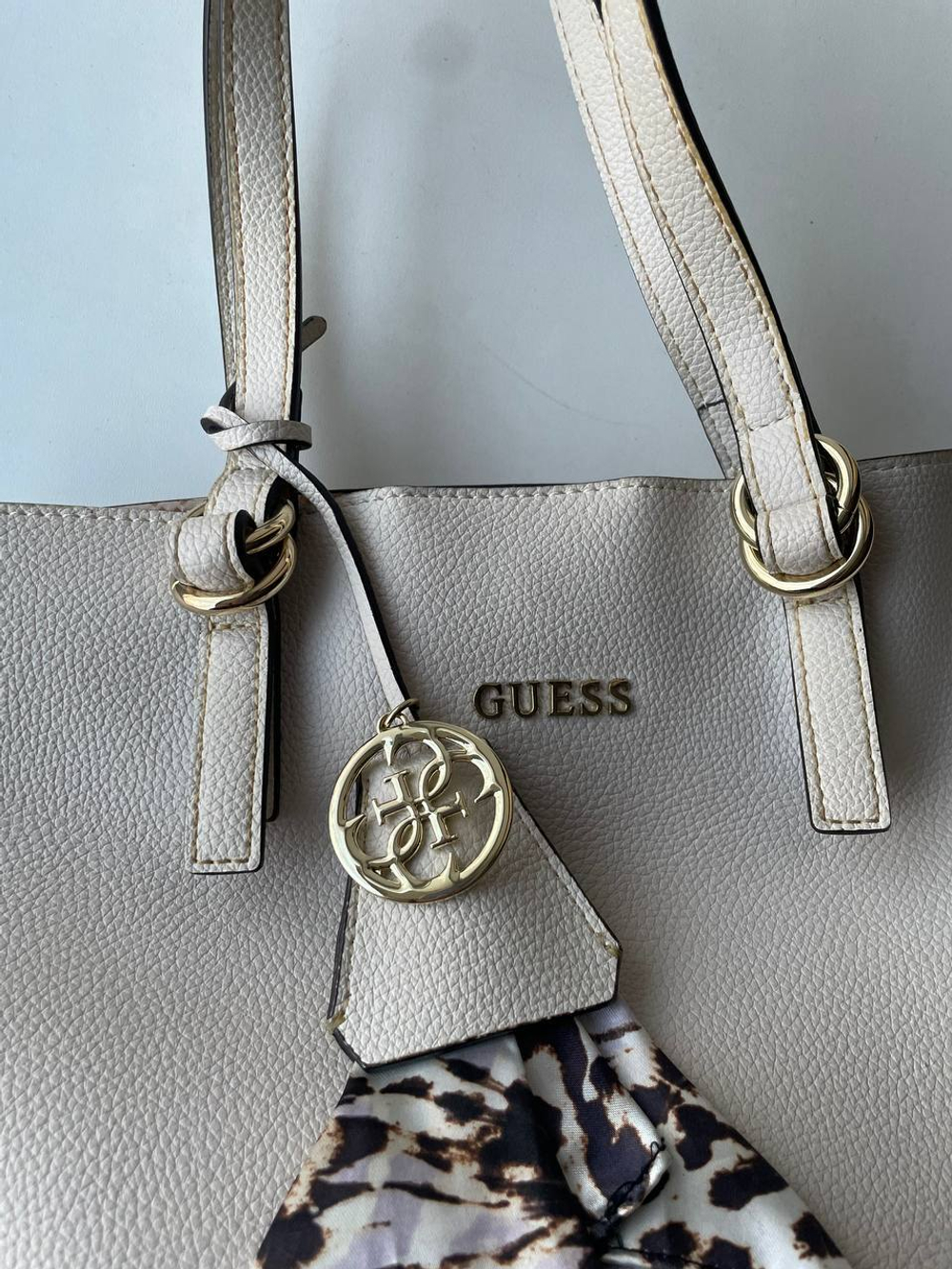 Сумка Guess